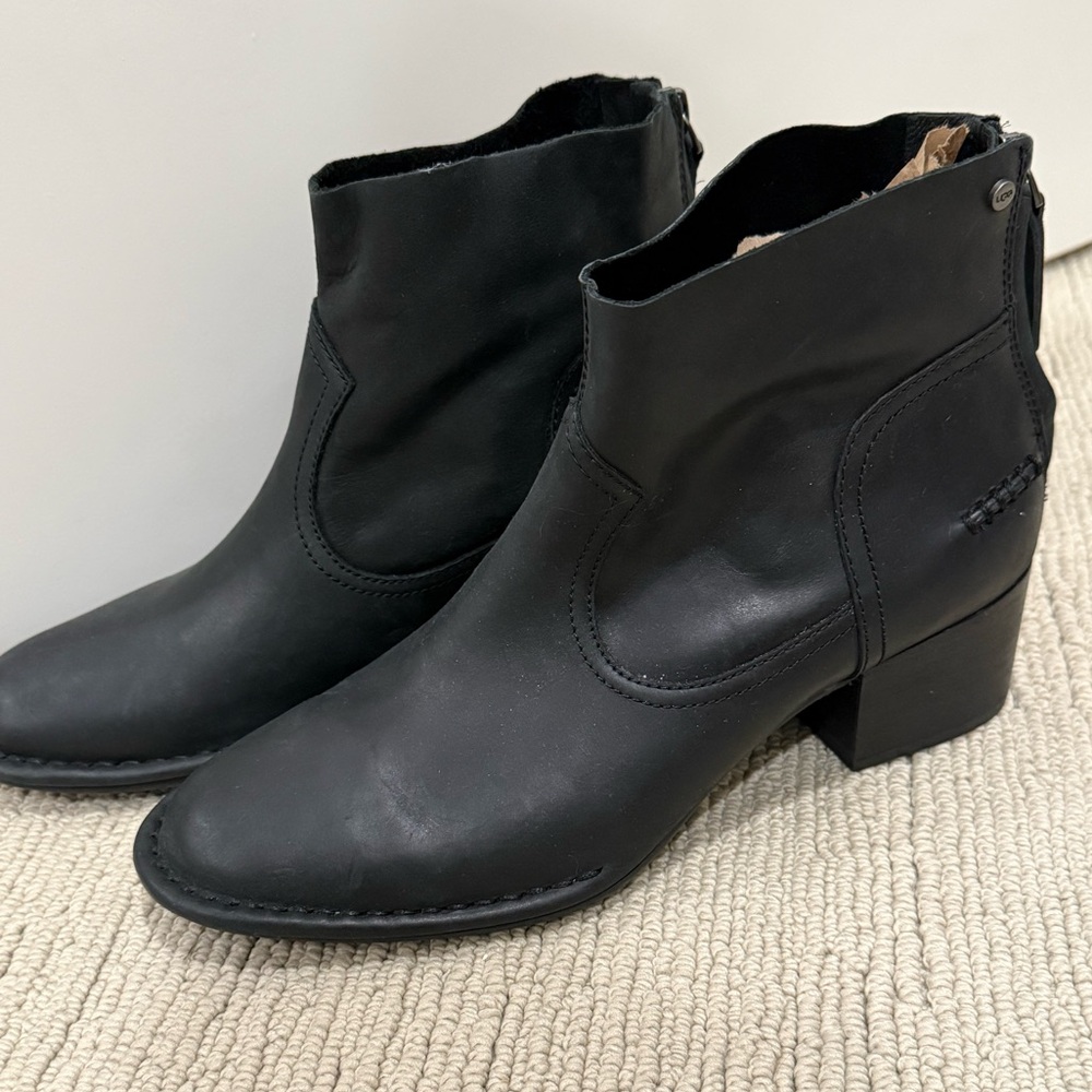 🏷️UGG Women’s Leather Ankle Boot - Picture 7 of 12